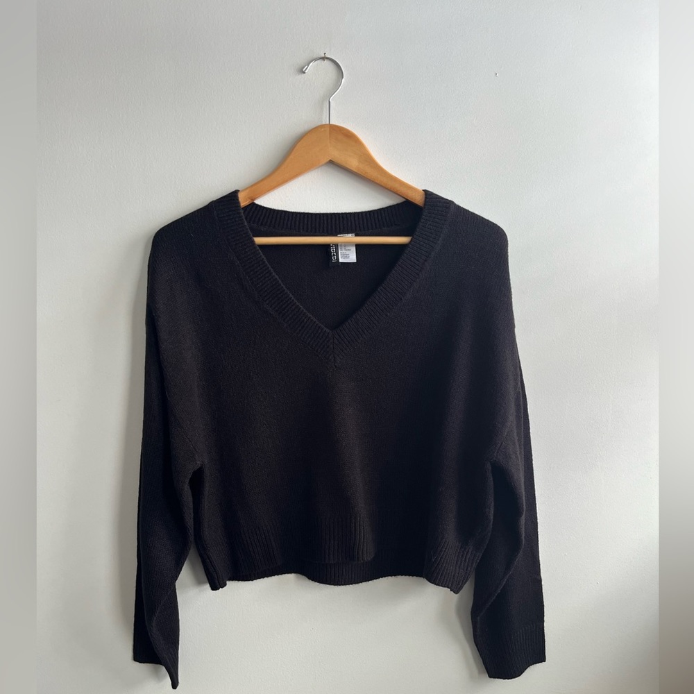 H&M Divided V Neck Cropped Sweater Black Size M